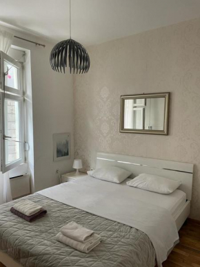 Отель City Apartments Ana  Белград